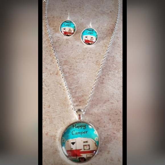 New happy camper necklace and earrings set - Picture 1 of 4